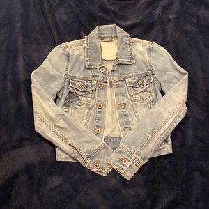 This jacket is so cute but it’s is just tiny on me now